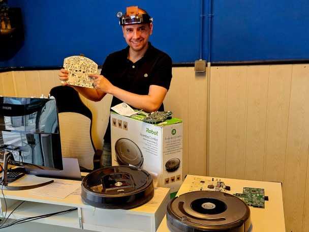 personal cualificado Personal Roomba para reparar